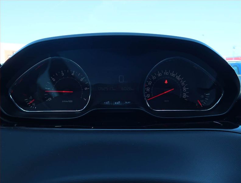 Peugeot 208 (2015) Active 1.2 PureTech, ČR,1.maj - fotka 11 z 13