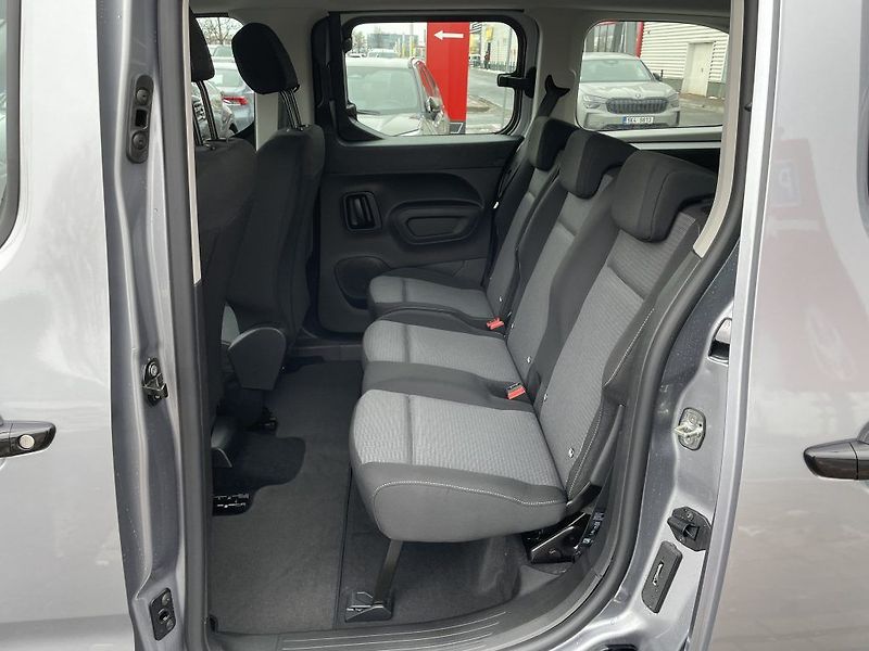 Toyota ProAce City Verso 1.5D MT 130k Business 7S - fotka 13 z 27