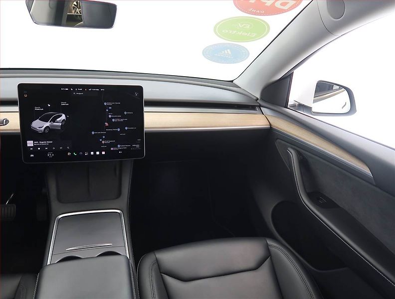 Tesla Model Y (2023) RWD LFP 60kWh, SoH 95% - fotka 8 z 33