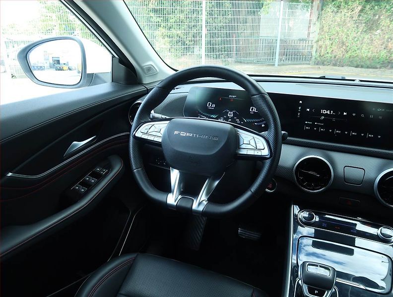 Dongfeng T5 EVO (2024) Luxury 1.5 Turbo - fotka 7 z 27