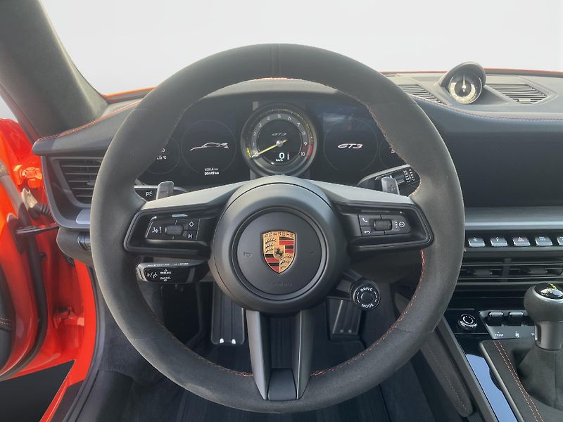 Porsche 911 (2021) GT3 - fotka 17 z 26