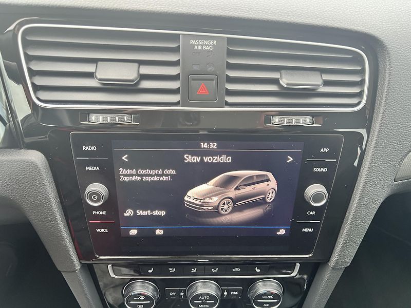 Volkswagen Golf IQ.DRIVE 1.6TDi DSG KLIMA ALU - fotka 25 z 55