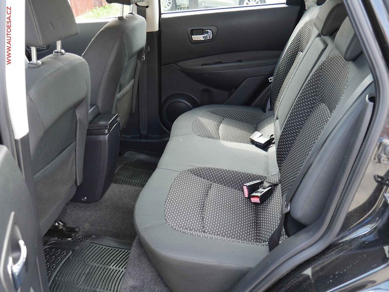 Nissan Qashqai (2009) 2.0dCi 4x4, AC, temp - fotka 10 z 19