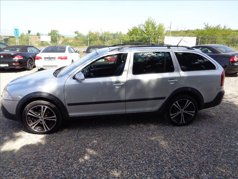 Škoda Octavia 2,0   scout - fotka 4 z 18