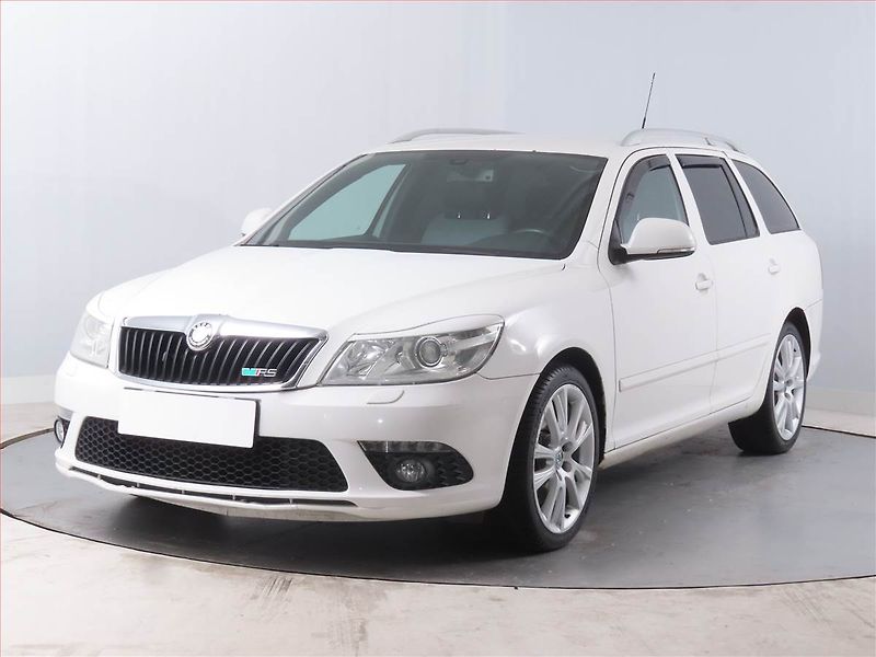 Škoda Octavia (2010) RS 2.0 TDI, Xenony, Tempomat - fotka 2 z 14