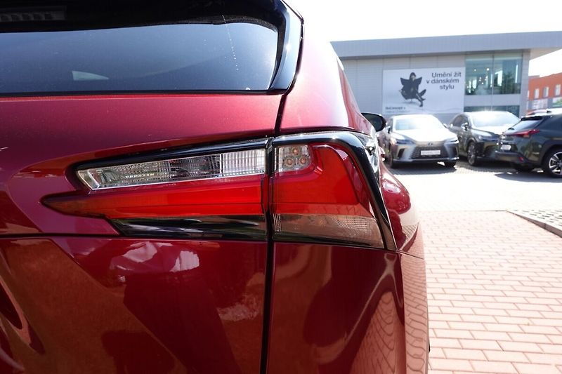 Lexus NX 300h NX300h AWD DC Executive Plus S - fotka 34 z 35