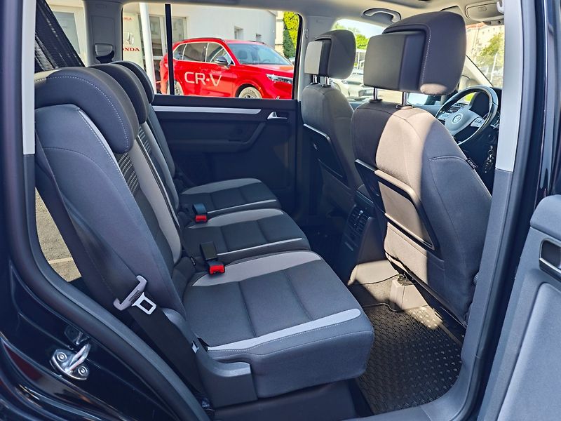 Volkswagen Touran (2013) 2.0 TDi Life 7 Míst Panorama - fotka 12 z 43