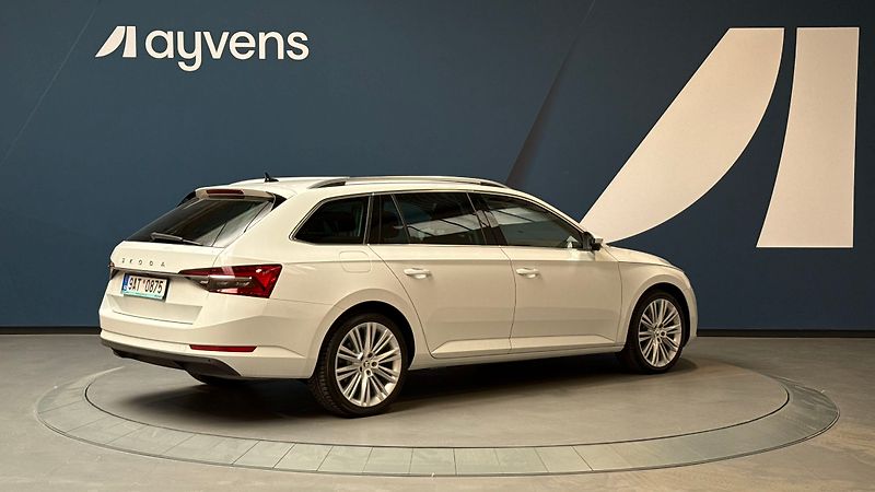Škoda Superb 2.0 TDI 147kW Style Combi DSG - fotka 2 z 16