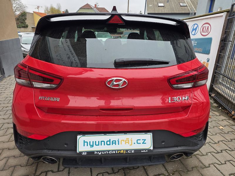 Hyundai i30 2.0N-ZÁRUKA-NÍZKÉ KM-1.MAJITEL - fotka 9 z 13
