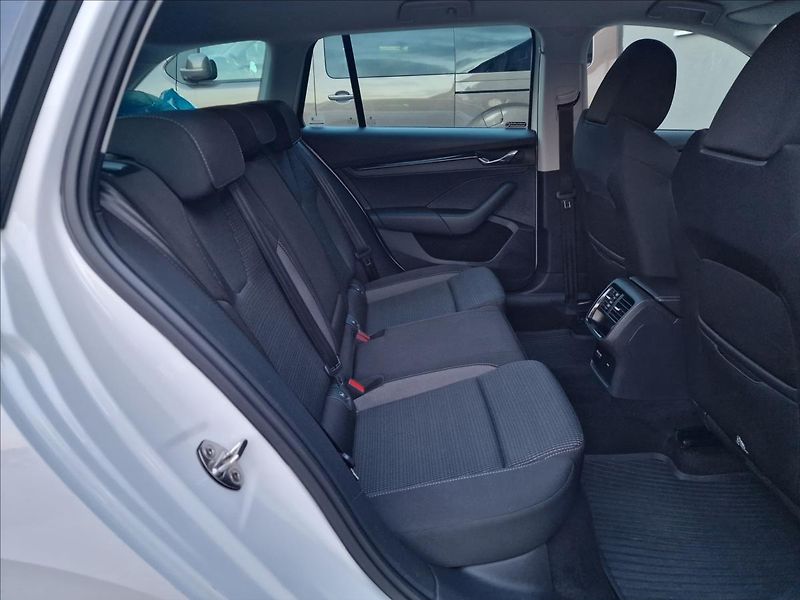 Škoda Octavia 2.0TDI Combi, původ ČR,1.Maj. - fotka 15 z 50