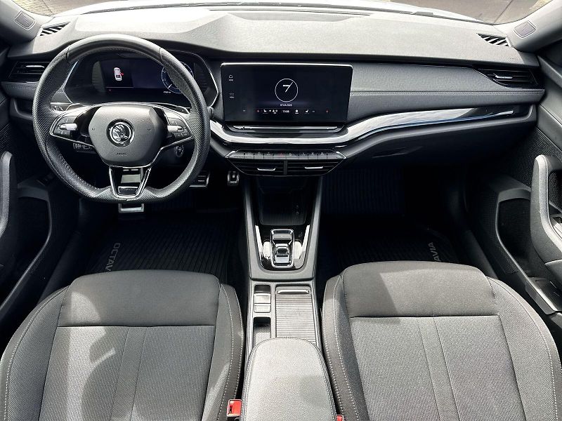 Škoda Octavia (2023) 2.0 TDI DSG Sportline - fotka 5 z 36