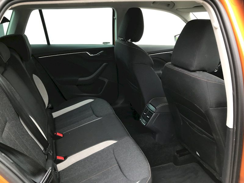 Škoda Kamiq (2024) SELEC TSI 85/1.0 M6F - fotka 13 z 25