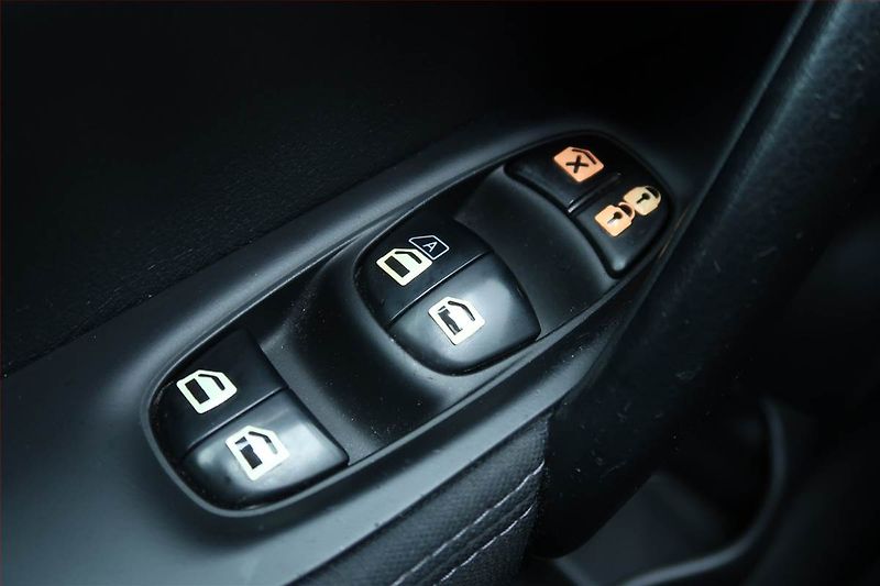 Nissan Qashqai (2016) 1.2 DIG-T, Serv.kniha, Navi - fotka 22 z 23