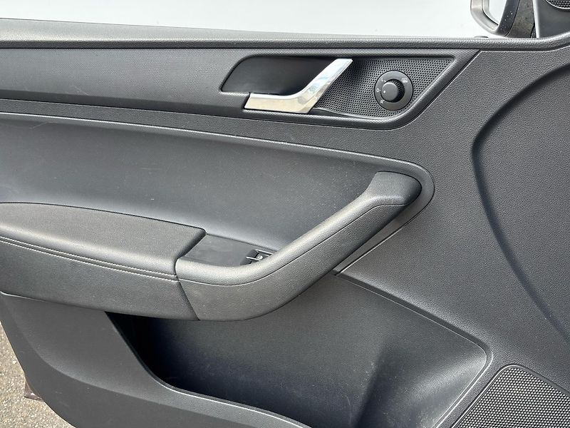 Škoda Rapid AMBITION - fotka 13 z 25
