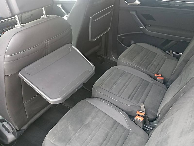Volkswagen Touran (2023) 2.0 TDI DSG Highline Webasto - fotka 11 z 35