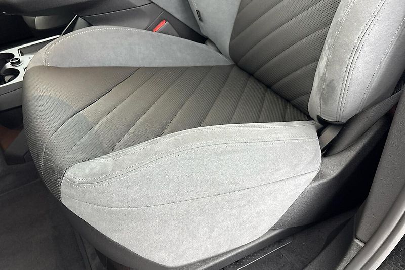 BMW iX xDrive45 - fotka 7 z 24