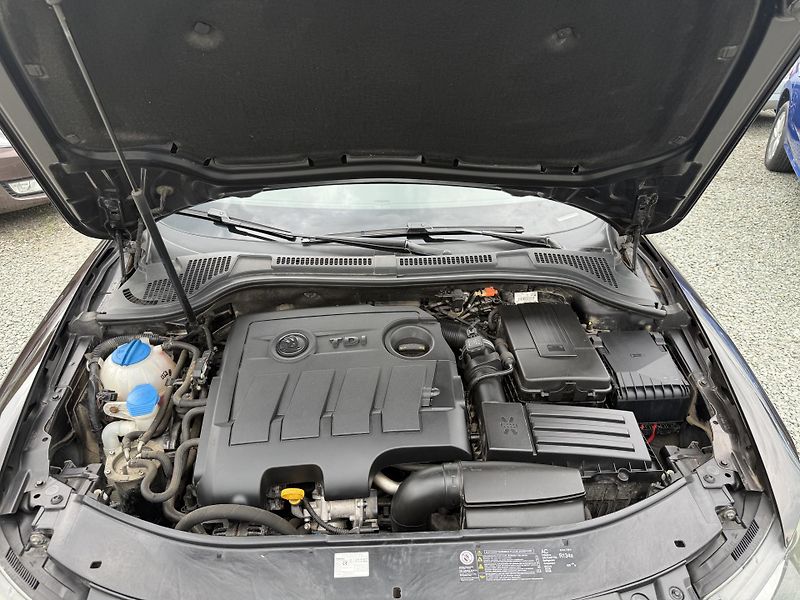 Škoda Superb 1.6 TDI DSG ELEGANCE  - fotka 13 z 13
