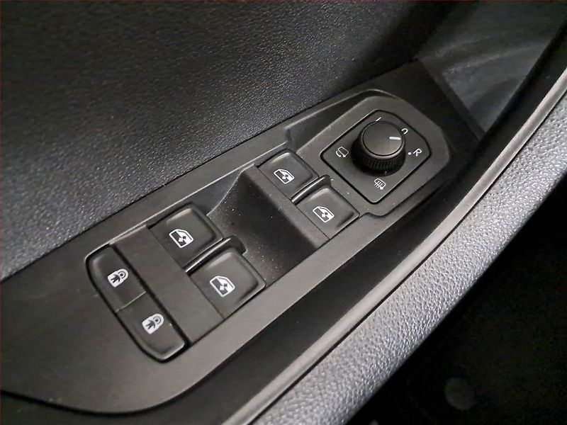 Škoda Karoq (2021) Sportline 1.5 TSI - fotka 20 z 28