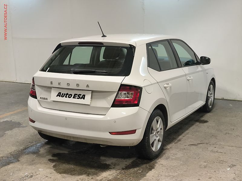 Škoda Fabia (2021) 1.0 TSi, ČR, Ambition - fotka 6 z 17