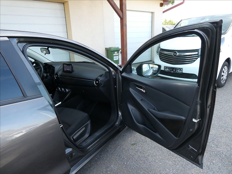 Mazda 2 1,5 Skyactiv 66kW,2xkola,NAVIG - fotka 24 z 59