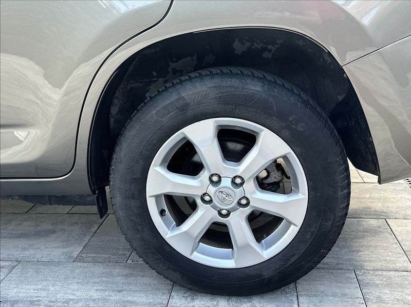 Toyota RAV4 2,0 158PS  Life A/T 4x4 - fotka 44 z 51