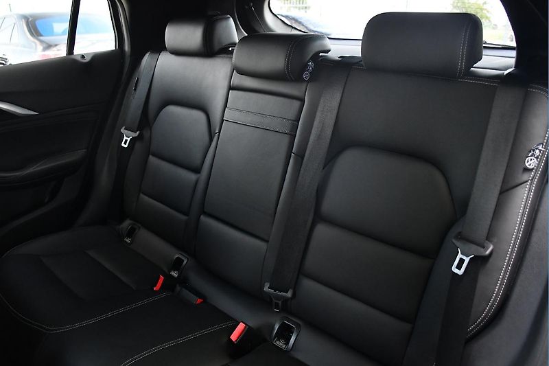 Infiniti QX30 220 CDI 4MATIC PANO ACC - fotka 21 z 52