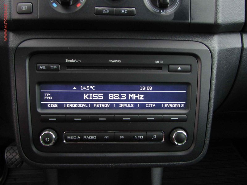 Škoda Fabia (2011) 1.2 TSi, ČR, Ambiente - fotka 12 z 15