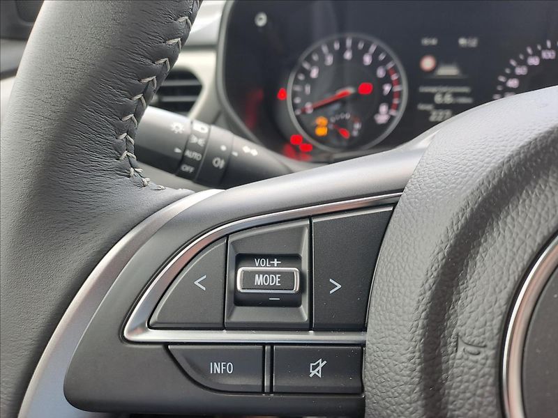 Suzuki Swift (2026) 1,2 PREMIUM HYBRID - fotka 12 z 18