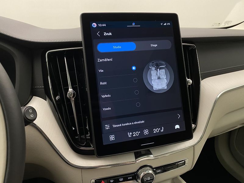Volvo XC60 T8 AWD RECHARGE DARK ULTRA CZ - fotka 59 z 66