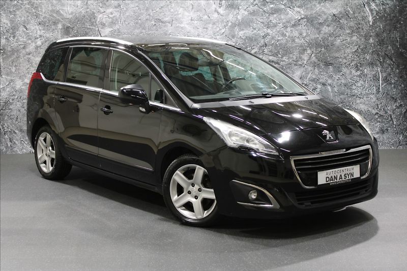 Peugeot 5008 2,0 HDI 120kW 7 míst - fotka 2 z 32