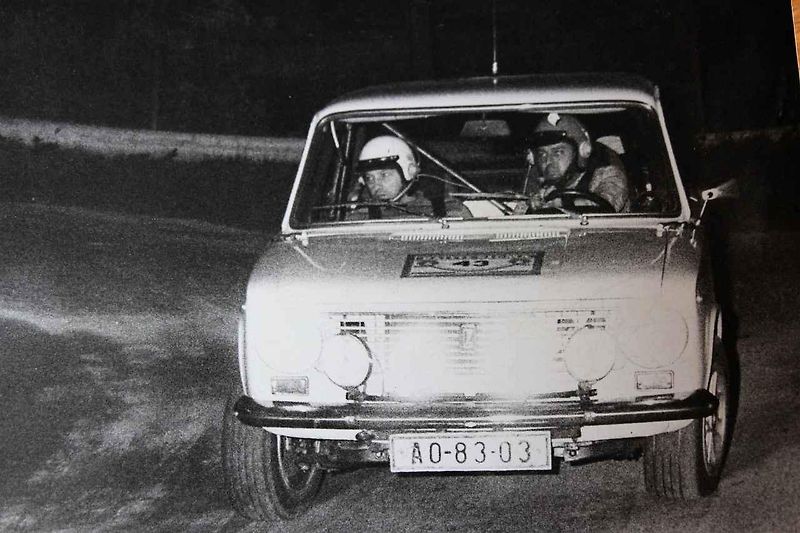 Auto hodně 