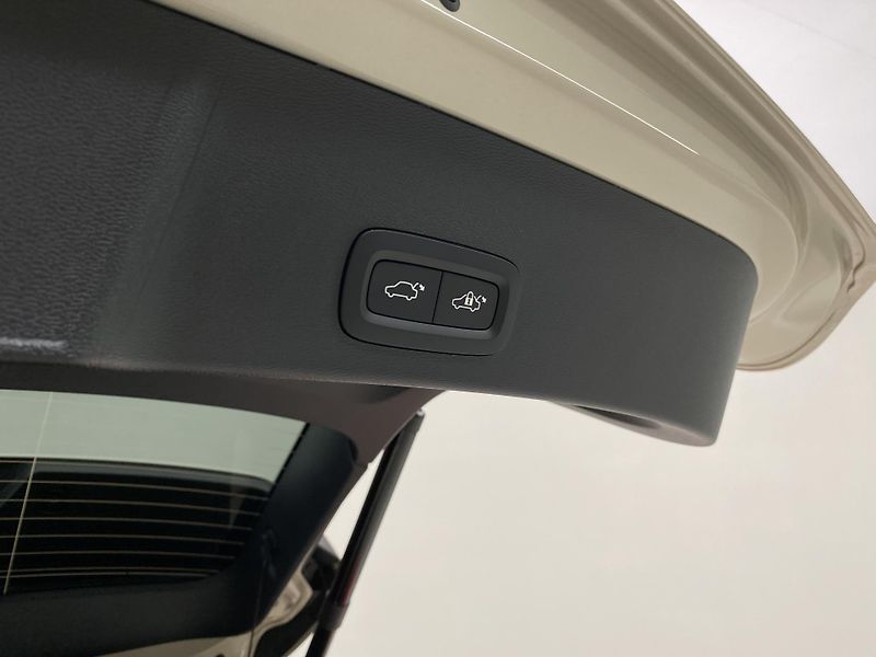 Volvo XC40 (2026) B3 AUT DARK ULTRA  - fotka 22 z 63