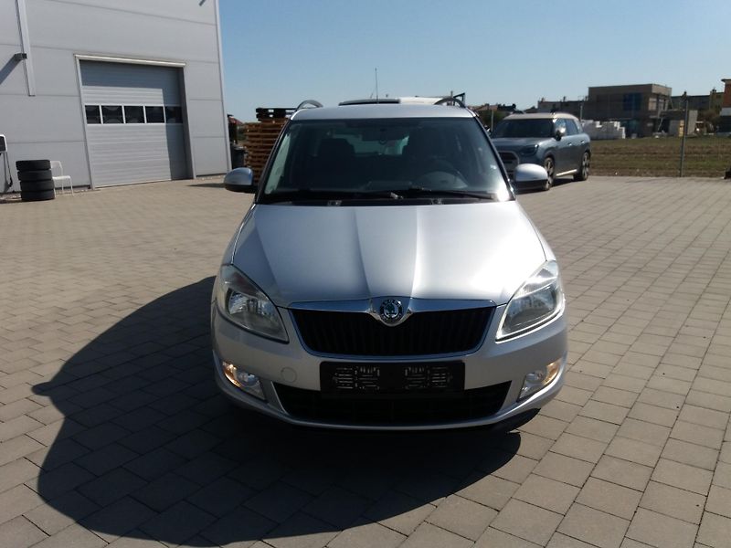 Škoda Fabia 1.2TSi,DIG.KLIMA,VÝHŘEV.SEDAD! - fotka 2 z 29