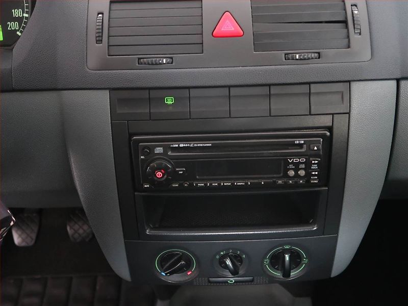 Škoda Fabia (2003) 1.2, nová STK, pěkný stav - fotka 12 z 14