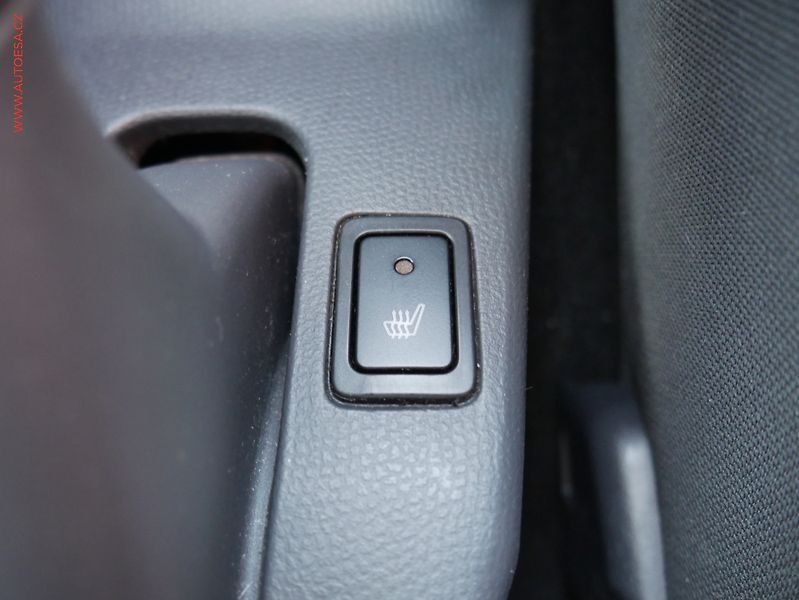 Suzuki Swift (2007) 1.3i 4x4, AC, výhřev sed - fotka 15 z 16