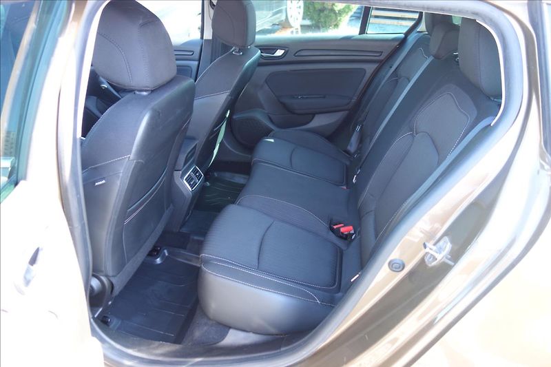 Renault Mégane 1,2 TCe,ČR,SERVIS.KN.,LIMITED. - fotka 15 z 36