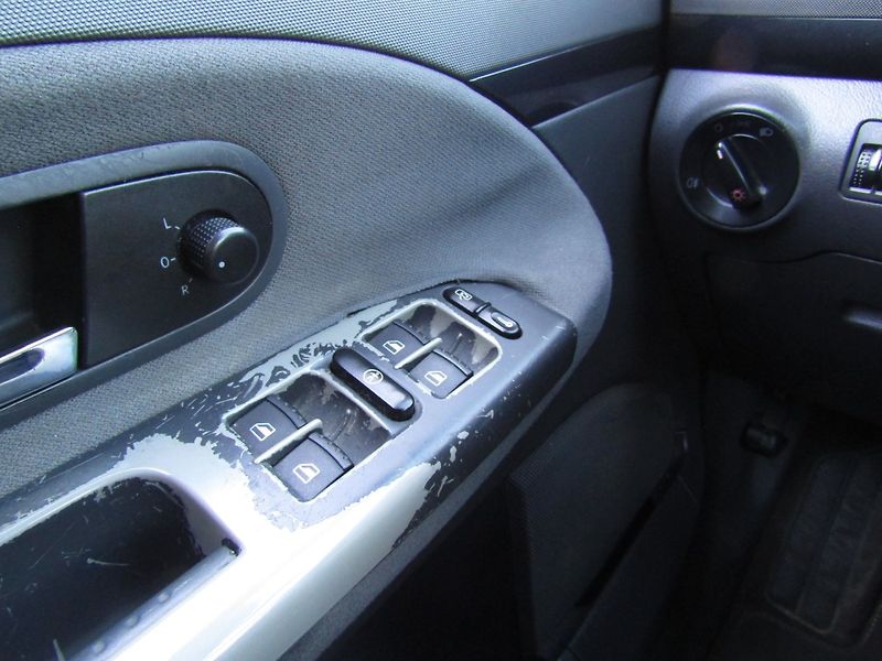 Volkswagen Sharan (2004) 1.9 TDI 85kW 7 SEDADEL - fotka 29 z 35