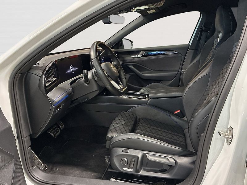 Volkswagen Passat 1.5TSI R-Line 360 NezTop Matri - fotka 7 z 24