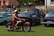 Sraz veteránů a nákladních vozů Tatra přilákal do Heřmánkovic stovky návštěvníků a desítky majitelů historických a nákladních vozů.