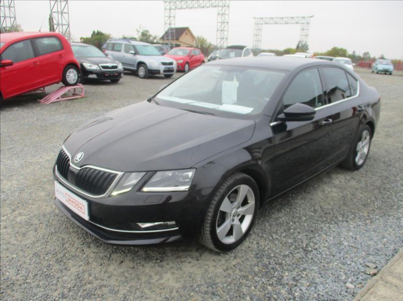 Škoda Octavia 2,0 TDI, Style,DSG,ZAMLUVENO, - fotka 3 z 47