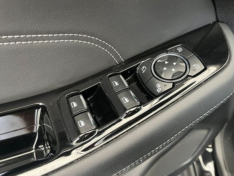 Ford Galaxy 2.5 HEV TITANIUM 7 míst - fotka 12 z 58