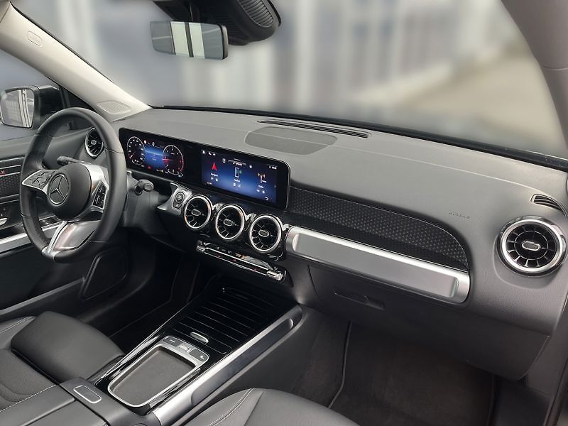 Mercedes-Benz GLB 200 d 4MATIC - fotka 15 z 18