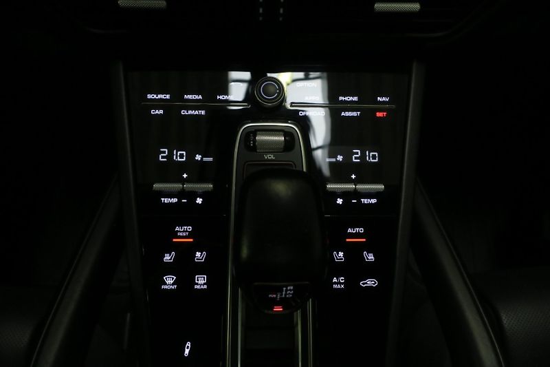 Porsche Cayenne (2019) Coupe 3.0 V6 Tiptronic Vzduch - fotka 32 z 42
