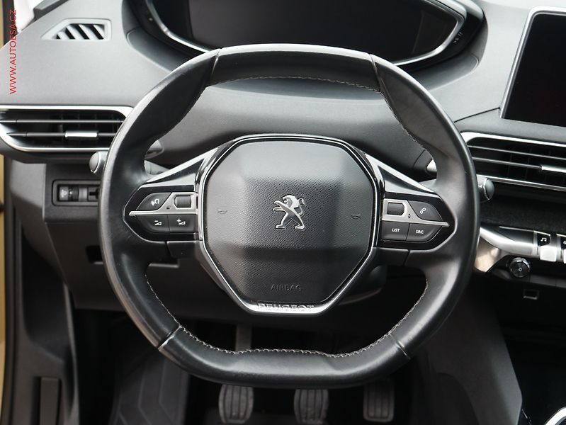 Peugeot 3008 (2017) 1.6 HDi, Allure, navi, +kola - fotka 16 z 23