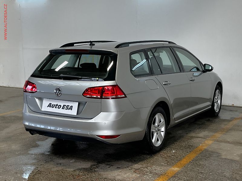 Volkswagen Golf (2015) 1.6 TDi Variant, Comfortline - fotka 4 z 18