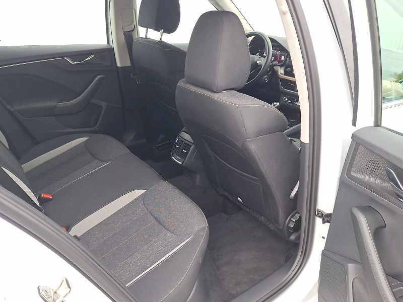Škoda Kamiq (2022) 1.0 TSI / 81 kW / 6MP / Style - fotka 26 z 32