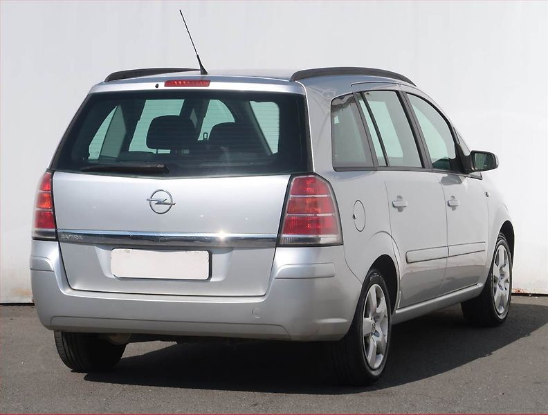 Opel Zafira (2006) 1.6, 7 míst, jezdí dobře - fotka 5 z 18