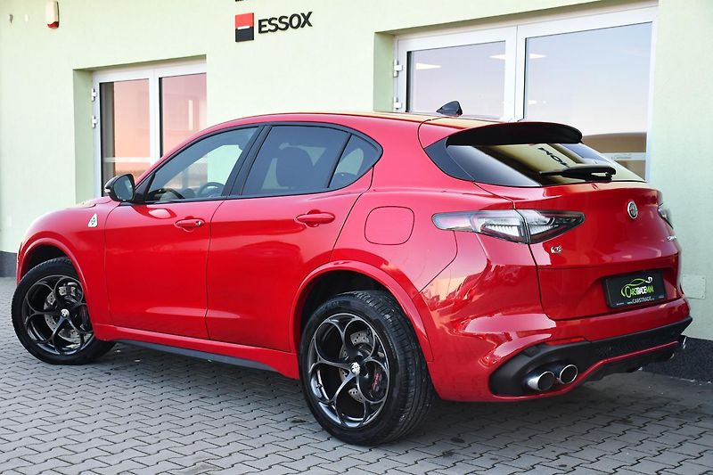 Alfa Romeo Stelvio 2.9V6 Bi-T.382 kW QUADRIFOGLIO - fotka 3 z 45