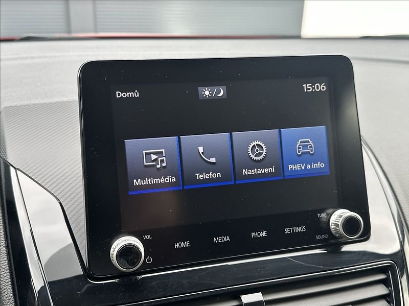 Mitsubishi Eclipse Cross 2,4 PHEV 188PS  A/T 4x4 - fotka 31 z 52