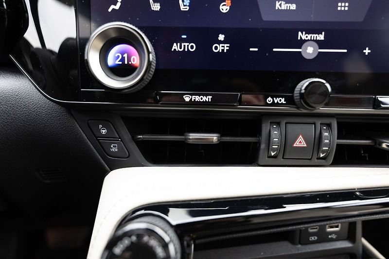 Lexus NX 450h plus 450H 2.5 PHEV LUXURY - fotka 14 z 29